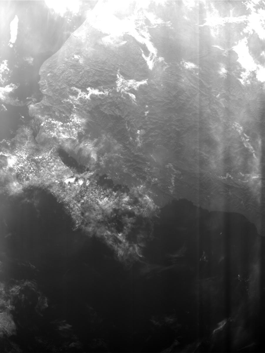 La Terra ripresa all’alba del 20 agosto 2024 dalla camera ottica JANUS a bordo di JUICE. Nella foto vediamo l’isola di Luzon (all’estremità settentrionale dell’arcipelago delle Filippine, l’isola più grande e popolosa del Paese) subito prima dell’alba